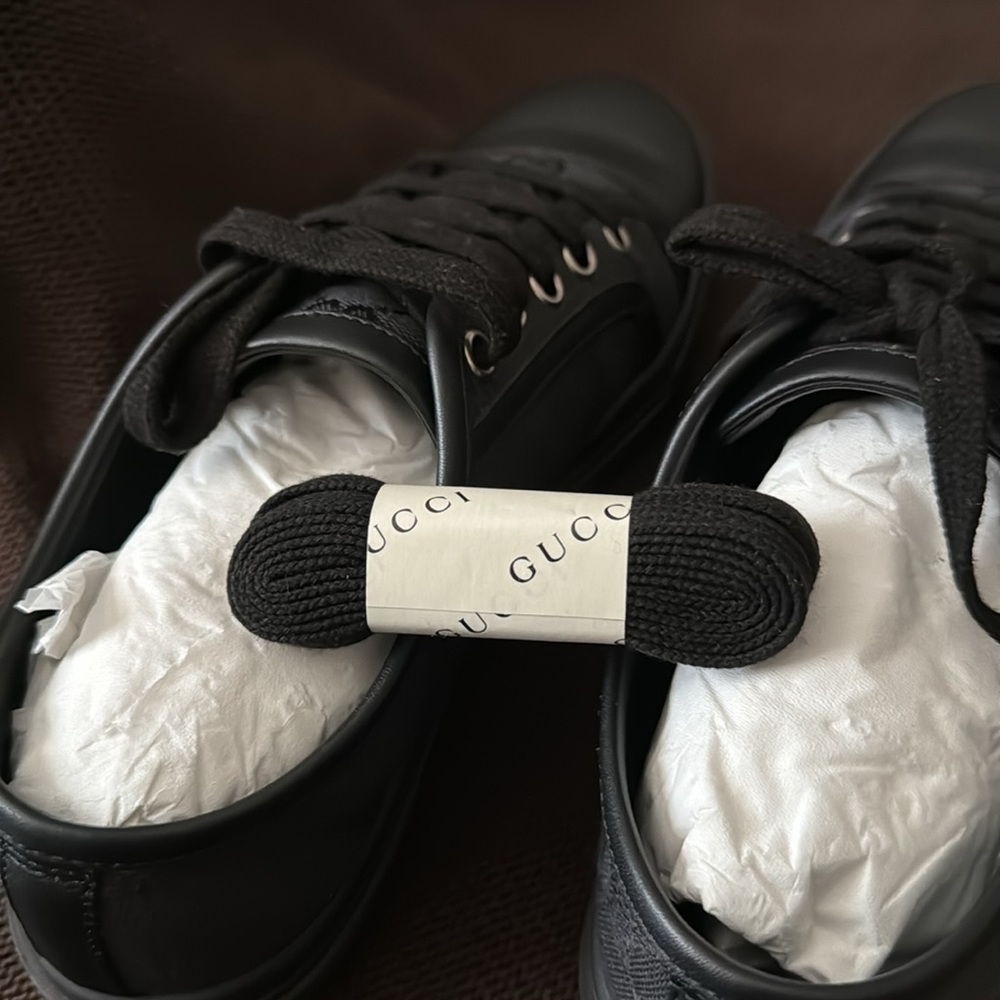 Gucci GG Black Canvas & Leather Sneaker. - Picture 16 of 17